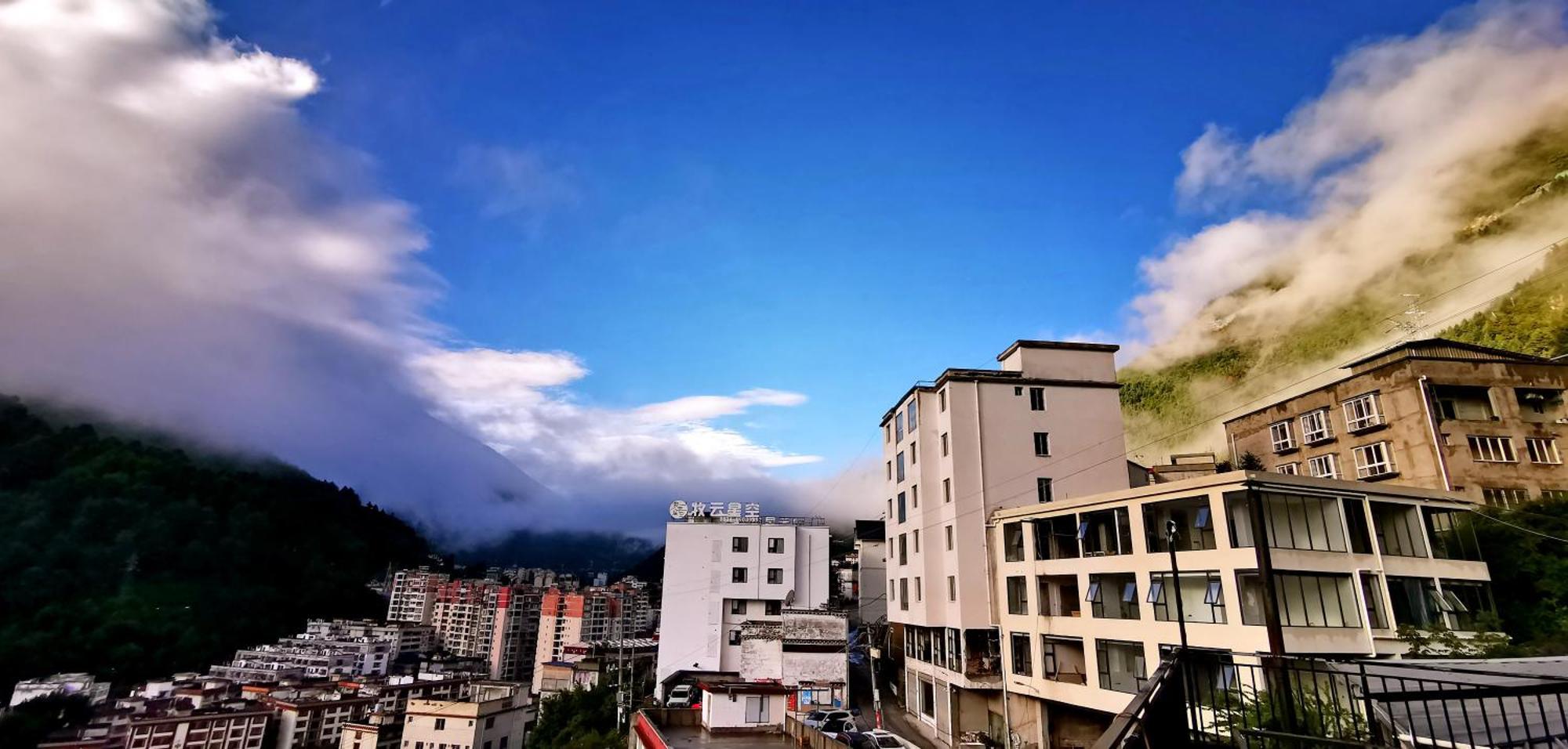 Kangding Guozhuang Nan Wu Hao Boutique Inn Bagian luar foto